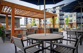 West St. Paul apartment for rent - Community Patio at Signal Hills 55+ Apartments, West St. Paul, MN, 55118