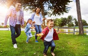 Augusta apartment for rent - Magnolia Court_Family Playing 