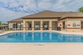 Sherman apartment for rent - Dominium-Park-Manor-Pool-3-WEB.jpg