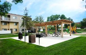 Fridley apartment for rent - Village Green_Picnic Pavilion