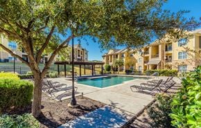 Dallas apartment for rent - Vinewood_Pool
