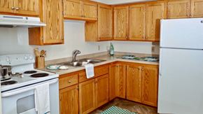Hemet apartment for rent - Village Meadows Apartments_Kitchen Example