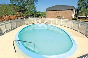 Ypsilanti apartment for rent - Arbor Circle is near Ford Lake and offers a sparkling pool right on the property for refreshing summer fun.