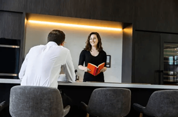 Concierge & community manager