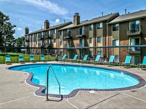 Omaha apartment for rent - Picture of Pool