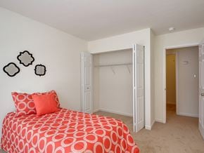 Williamsburg apartment for rent - Bedroom at Conway Garden Apartments