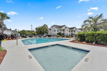 2 Swimming pools with wifi