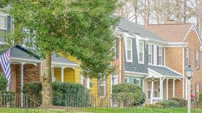 Williamsburg apartment for rent - Apartment exterior Colonial Towne Apartments