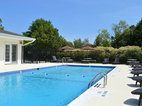 Wilmington apartment for rent - Canterbury Woods Apartments Pool