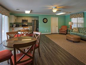 Virginia Beach apartment for rent - Haygood Halls Apartments in Virginia Beach Clubroom