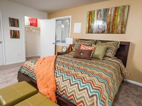Yorktown apartment for rent - Four-Seasons-Yorktown Bedroom