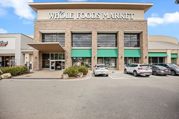 Conveniently located  2 minutes from waverly place shopping center, restaurants, whole foods market, and wakemed cary hospital.