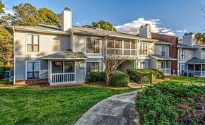 Raleigh apartment for rent - Pine Winds Exterior
