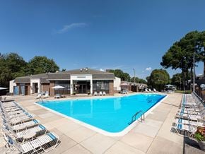 Richmond apartment for rent - Chelsea Square Apartments in Richmond Va Pool