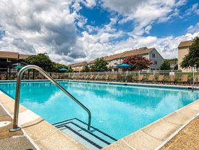 Ashland apartment for rent - Lakeridge Square Apartments Pool in Ashland VA