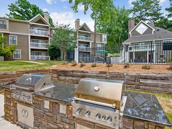 2 Grills at sommerset place apartments in raleigh nc