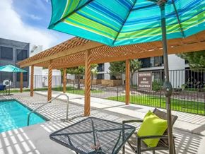 Albuquerque apartment for rent - Pool Area at Peaks at Los Ranchos, Albuquerque