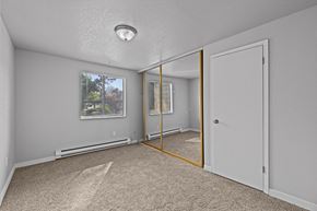Boise apartment for rent - Room with Large Mirror at Shannon South, Boise, Idaho