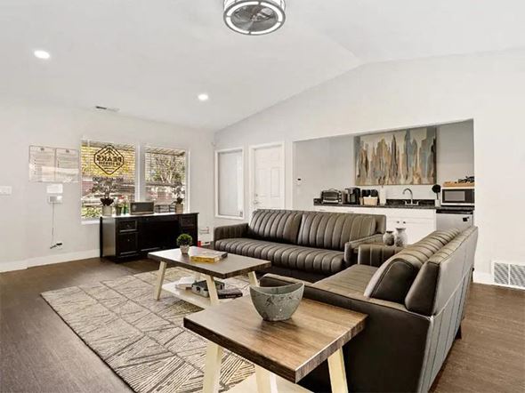 Salt Lake City apartment for rent - Modern Living Room at Peaks on Redwood, Salt Lake City, 84116