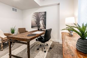 Salt Lake City apartment for rent - office space with desk and chair