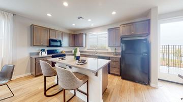 Fairfield apartment for rent - A kitchen with a table and chairs.