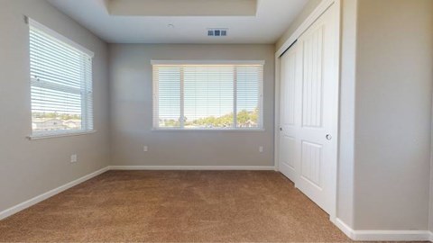 Floor plan for 2 beds, 1 bath, 1015 sqft
