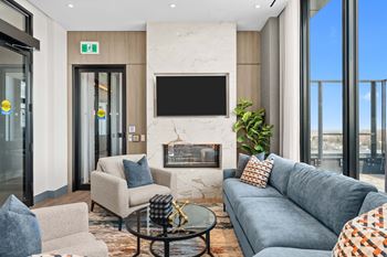 Escarpment lounge