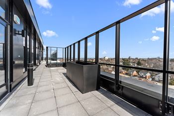 Escarpment lounge
