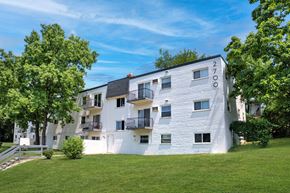 Cincinnati apartment for rent - A white building with the number 2700 on it.