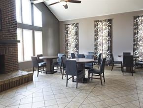 Riverside apartment for rent - Club House