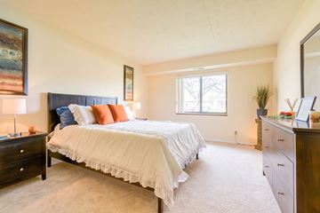 Solon apartment for rent - Liberty Hill Apartments