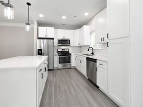 Charlotte apartment for rent - BRAND NEW SUITES - quartz countertops, stainless steel appliances, large islands and matte black finishes and hardware
