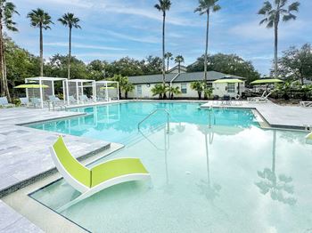 Pool with sundeck and wifi