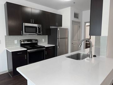 Cornelius apartment for rent - Legacy Cornelius Apartments
