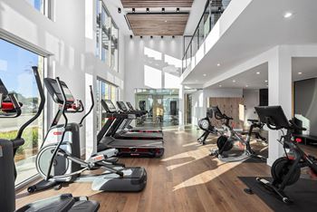 Bi-level fitness studio & personal training room