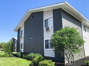Mayfield Heights apartment for rent - Pepperwood Apartments exterior