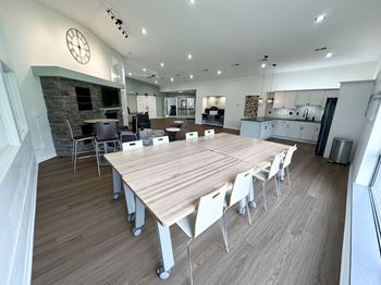 Clubhouse with lounge, fireplace and wifi