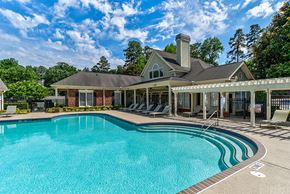 Raleigh apartment for rent - Outdoor pool with sundeck and WiFi