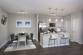 Charlotte apartment for rent - Kitchen and dining area