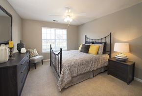 Charlotte apartment for rent - Main bedrooms accommodate king size furniture