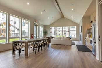 Community lounge & clubhouse