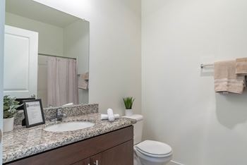 Riverplace bathroom