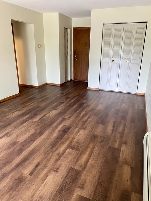 Floor plan for 2 beds, 1 bath, 700 sqft