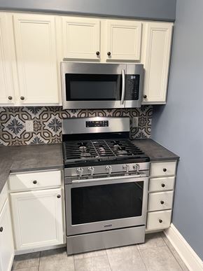 St. Paul apartment for rent - 30" gas range.