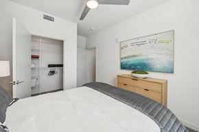 Emeryville apartment for rent - Bedroom with closet at Bayview Apartments, Emeryville, California