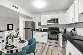 Annandale apartment for rent - Well equipped kitchen at Vistas of Annandale, Annandale, Virginia