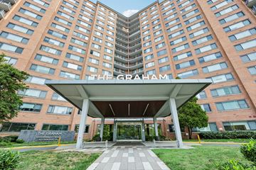 Alexandria apartment for rent - The Graham apartment building has a covered walkway leading to the entrance.