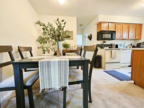 West Lawn apartment for rent - Dining Space at Springwood Gardens