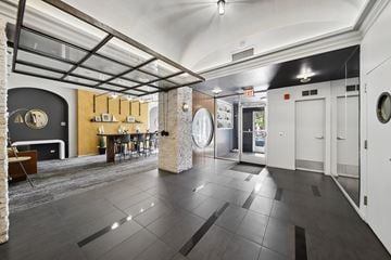 Chicago apartment for rent - Reside at Belmont Harbor