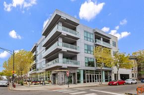 Chicago apartment for rent - view from the corner of a building on a city street
